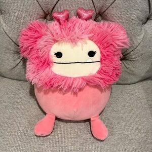 NWT! 10” Caparinne the Bigfoot Squishmallow Valentine   squishmallows plush toys